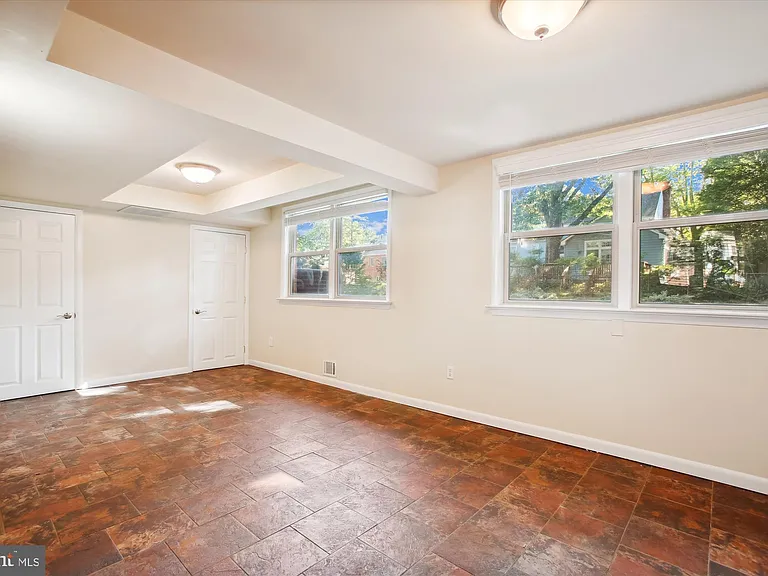 8509 Cyrus Pl — Photo 11