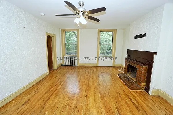 Rented by Universal Realty Group | media 14