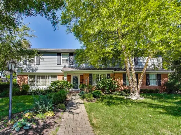 345 S Windsor Dr, Arlington Heights, IL 60004