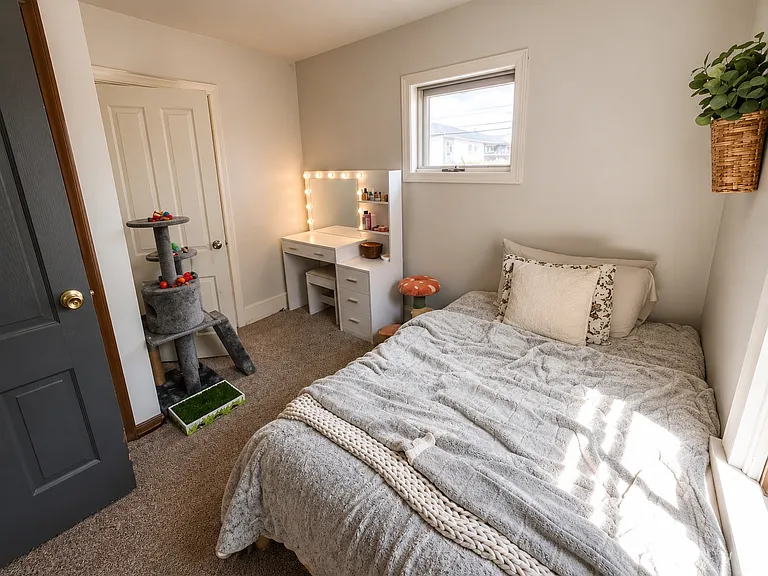 541 W Spring St #2 — Photo 2