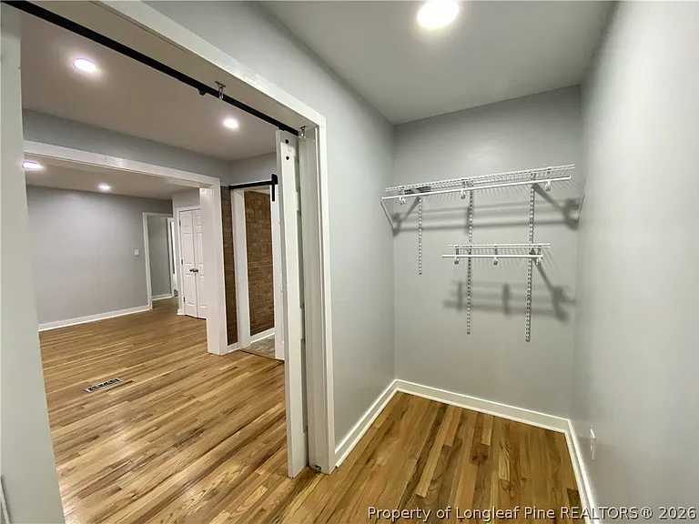 290 Lemont Dr — Photo 18