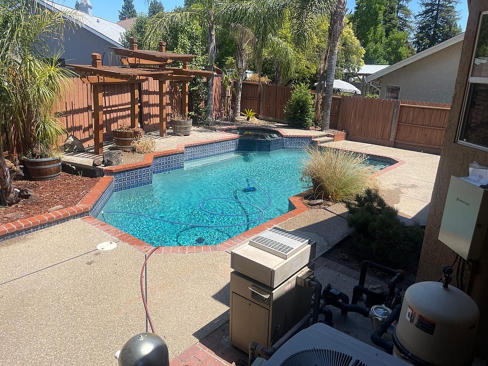 1st image of 1310 Antrim Dr