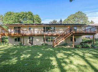 2910 Merrill St, Roseville, MN 55113