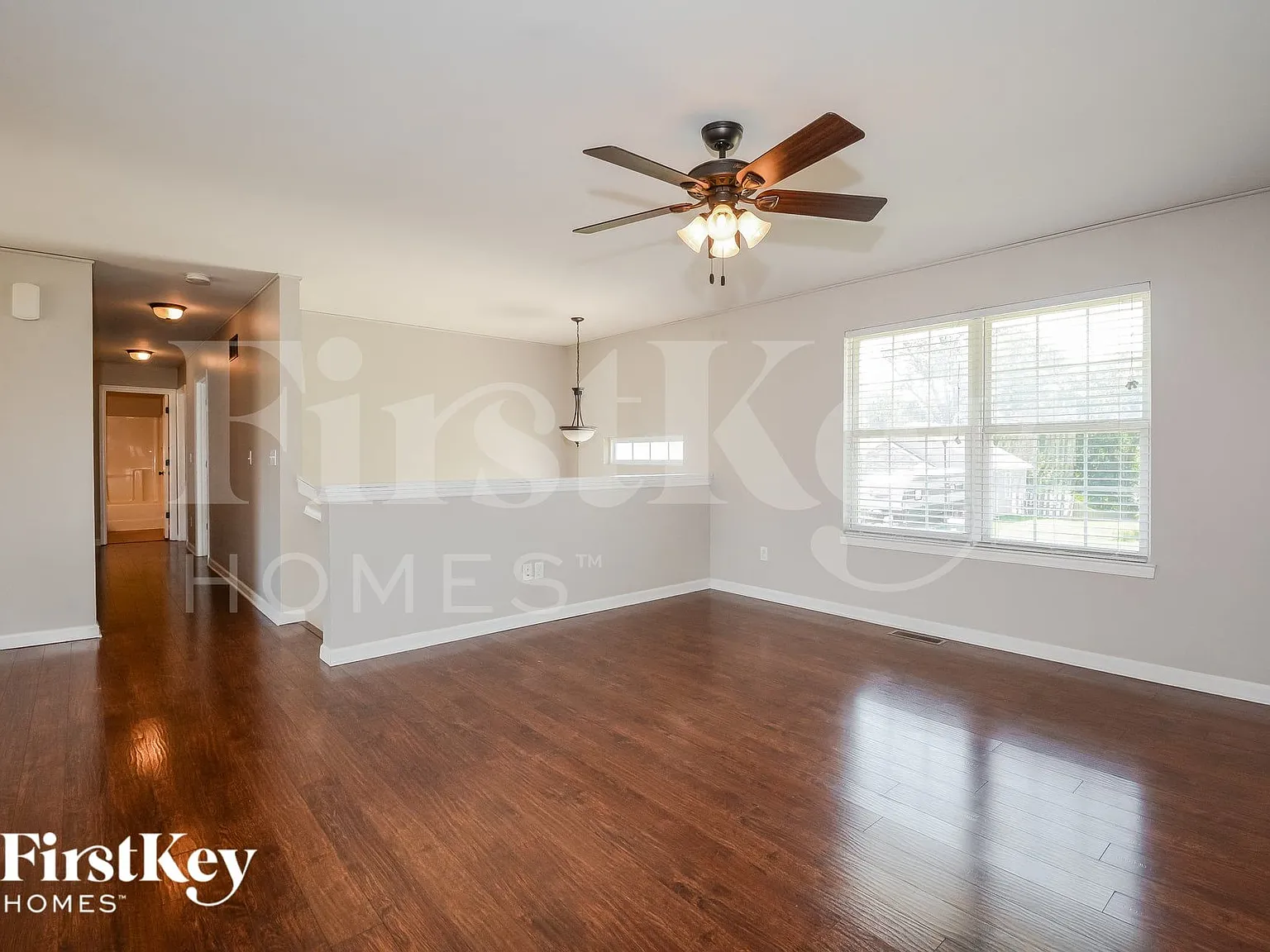 4 bed, 3.0 bath, 2000 sqft, $2,520 — Photo 4