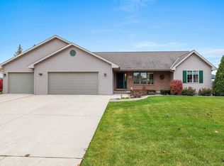 2547 Spica Ln, Green Bay, WI 54311