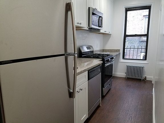 5th image of 425 W Broadway APT 2c