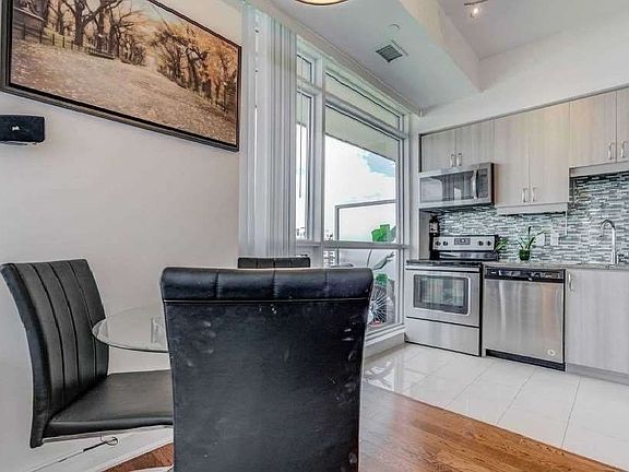 5th image of 9199 Yonge St #812