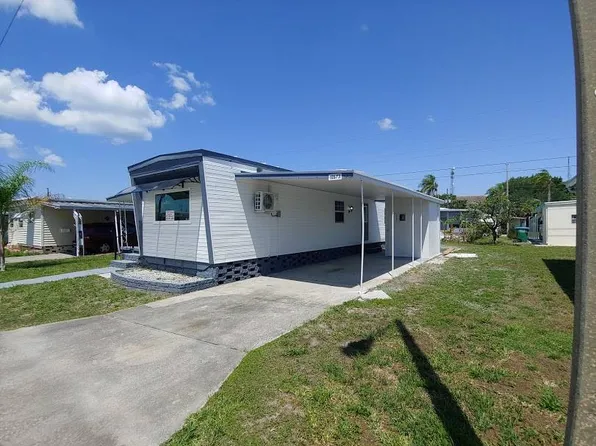 10573 1st St N, Saint Petersburg, FL 33716