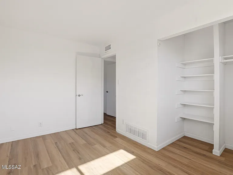 3402 E 27th St — Photo 21