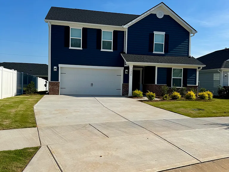 1020 Cunningham Farm Dr — Photo 2
