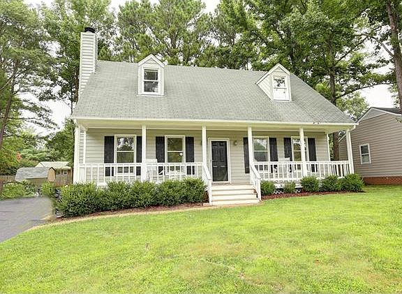 3rd image of 909 Hartford Ln