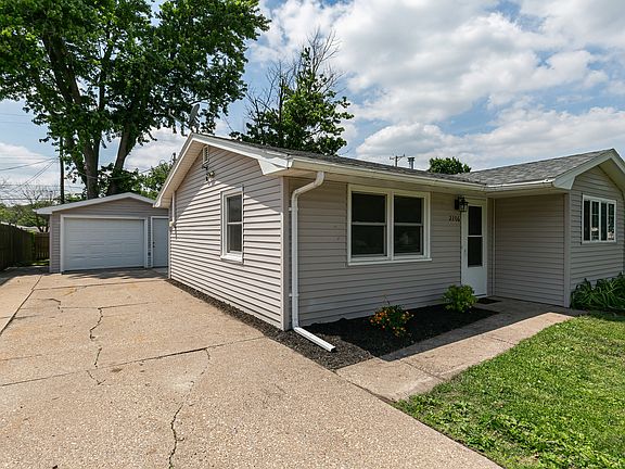 3rd image of 2306 9th St