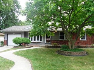 1095 Bosworth Ln, Elk Grove Village, IL 60007