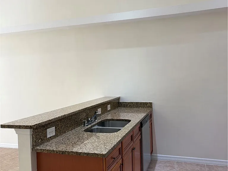 1117 SW 8th Pl — Photo 8