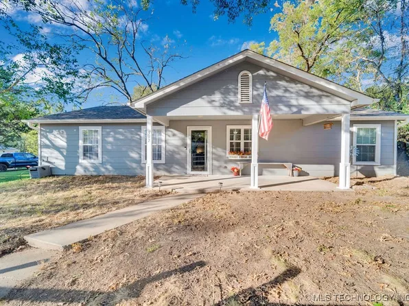 317 W Pine St, Coweta, OK 74429