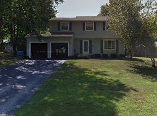 1358 Cedarwood Dr, Mineral Ridge, OH
