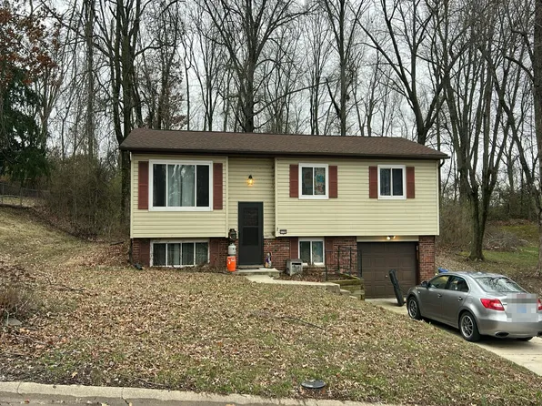 5708 Piasa Trl, Godfrey, IL 62035