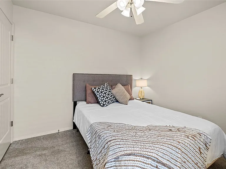 4462 W Alberta St — Photo 19