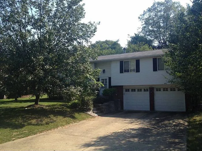 1869 Wallace Rd photo 1