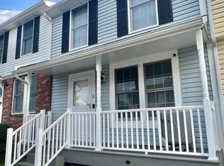 26 Dayna Ct, Perth Amboy, NJ 08861