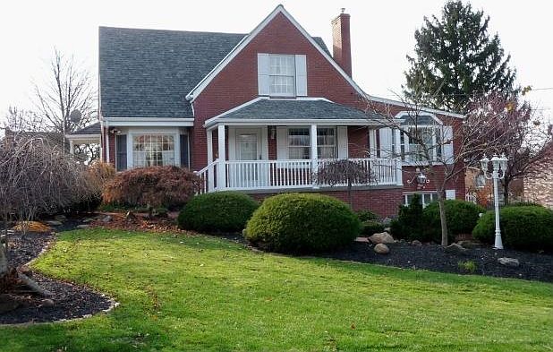 1st image of 208 Pickwick Dr