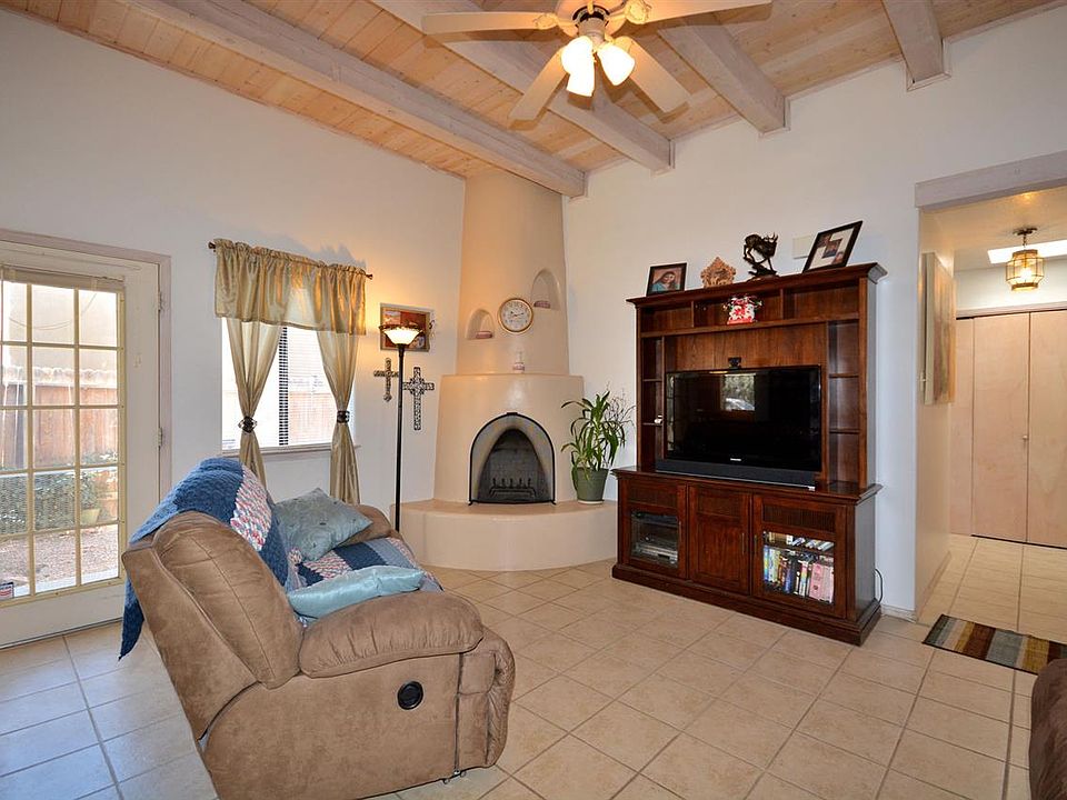 1st image of 1077 Calle Don Roberto