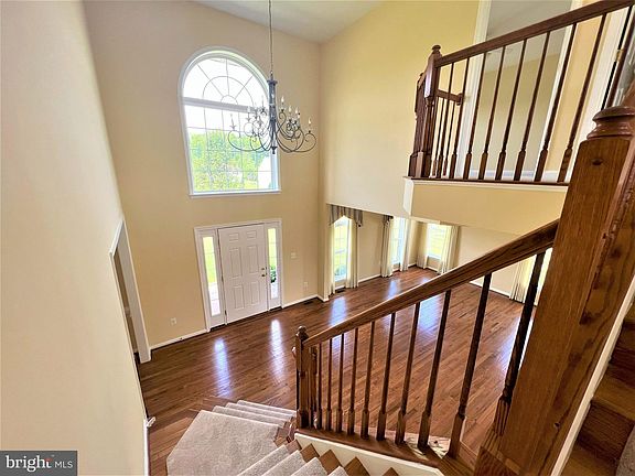4th image of 12 Gallagher Ln
