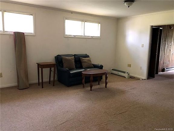 2nd image of 975 9th Street Dr NE