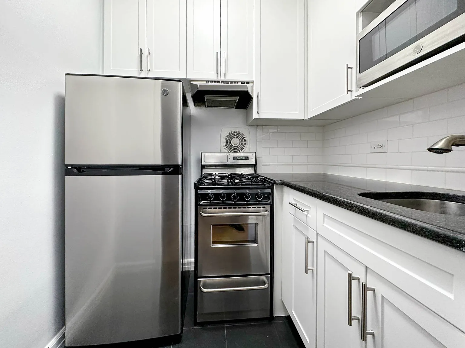 4 Park Avenue — Photo 3