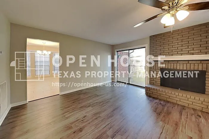 4 bed, 2.5 bath, 2612 sqft, $2,290 — Photo 4