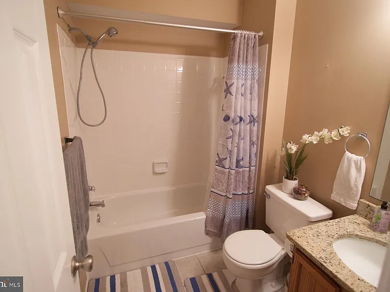 7718B Lexton Pl #102 — Photo 18