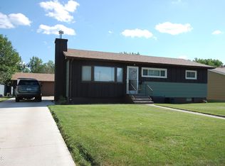 718 9th St SW, Sidney, MT 59270