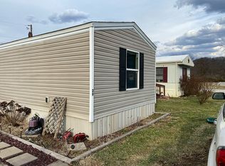 29 Riverside Gln, Winfield, WV 25213