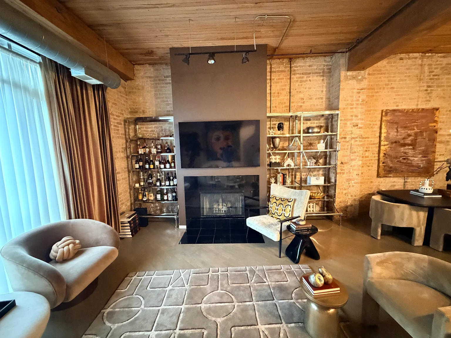 2 bed, 1608 sqft, $4,500 — Photo 2