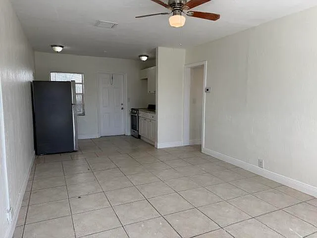 1913 Division Ave #102 — Photo 10
