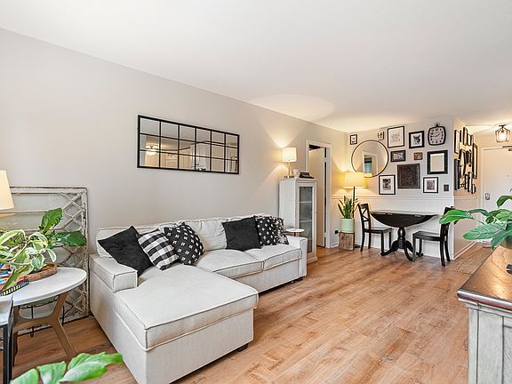 5th image of 3033 N Sheridan Rd APT 508