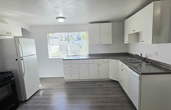 4th image of 13413 S Minuteman Dr #6-2