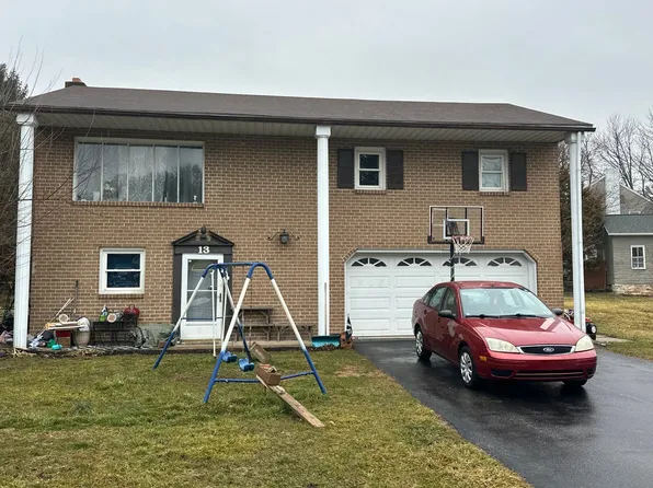 13 Kevin Dr, York, PA 17408