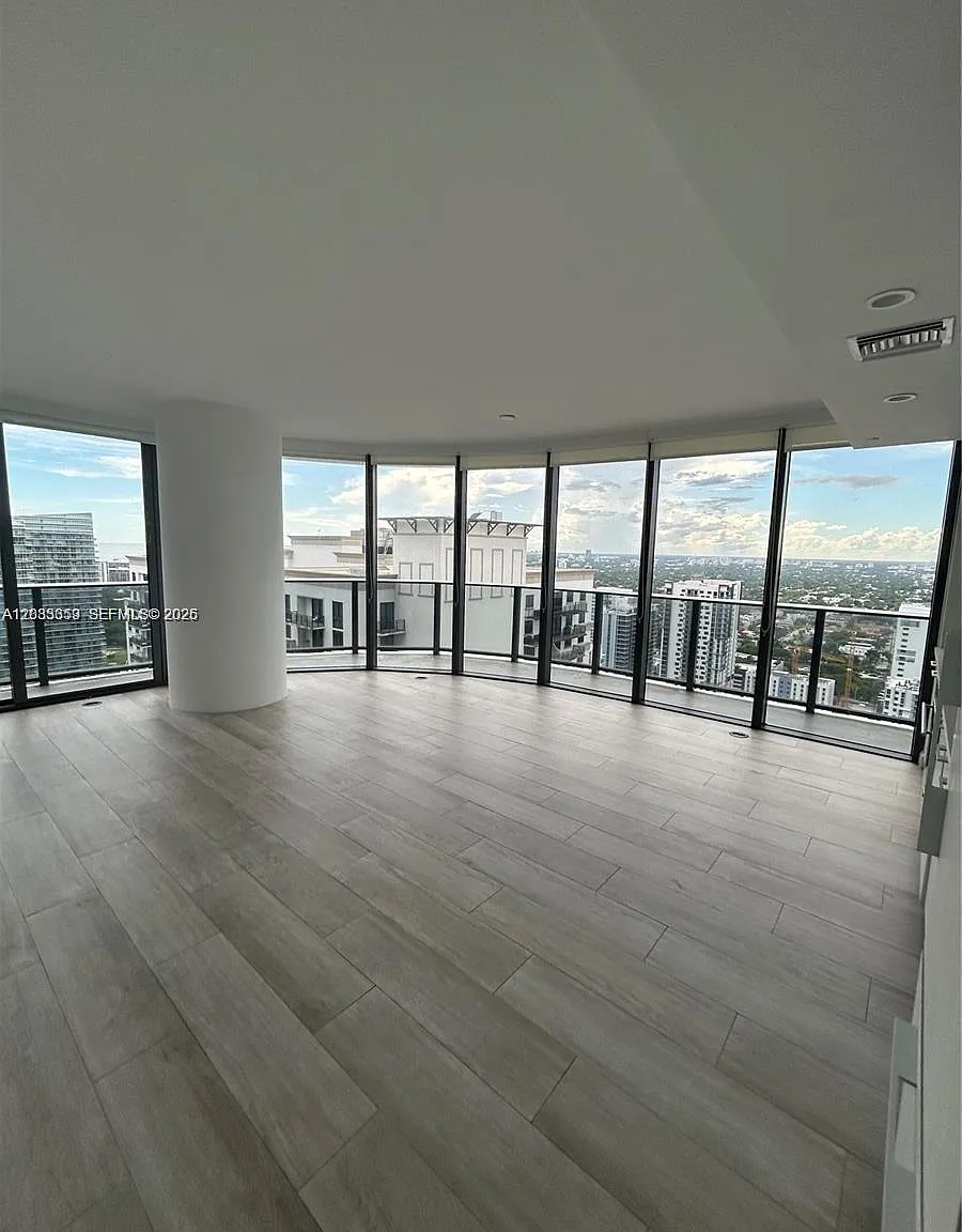 Brickell Heights West Con — Photo 2
