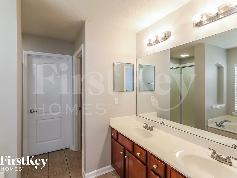 4873 Monroe Forest Dr — Photo 10