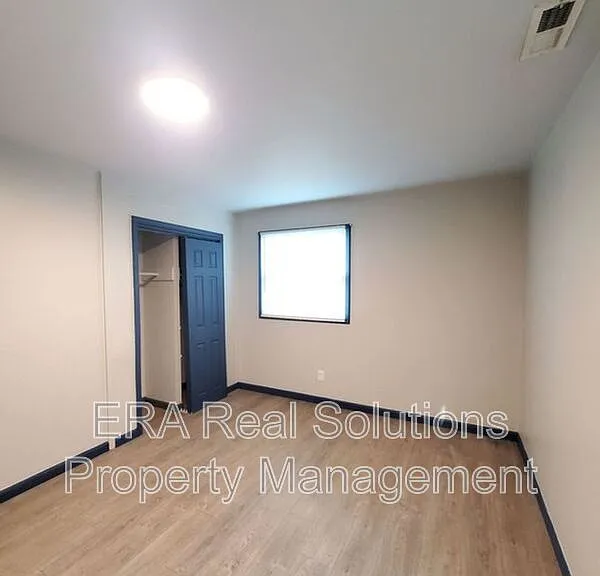 1038 14th Ave — Photo 6
