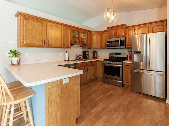 5th image of 920 Dana Ln