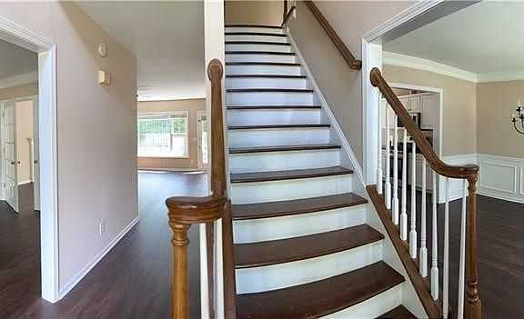 2nd image of 580 Olde Lauren Ct