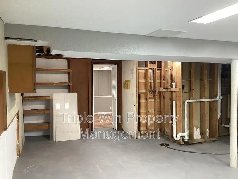 563 Apex Dr — Photo 36