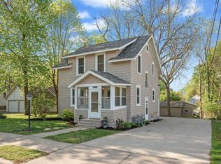 318 3rd St SW, Faribault, MN 55021