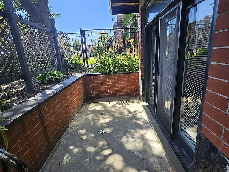 2434 W Polk St #1 — Photo 2