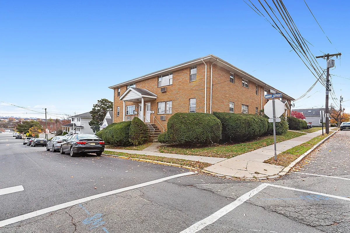 Building Photo - 145 Arnot St #4B