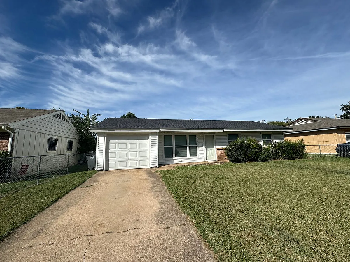 Photo 1 of 23 - 627 E 54th Pl N - Tulsa, OK Primary Photo - 627 E 54th Pl N