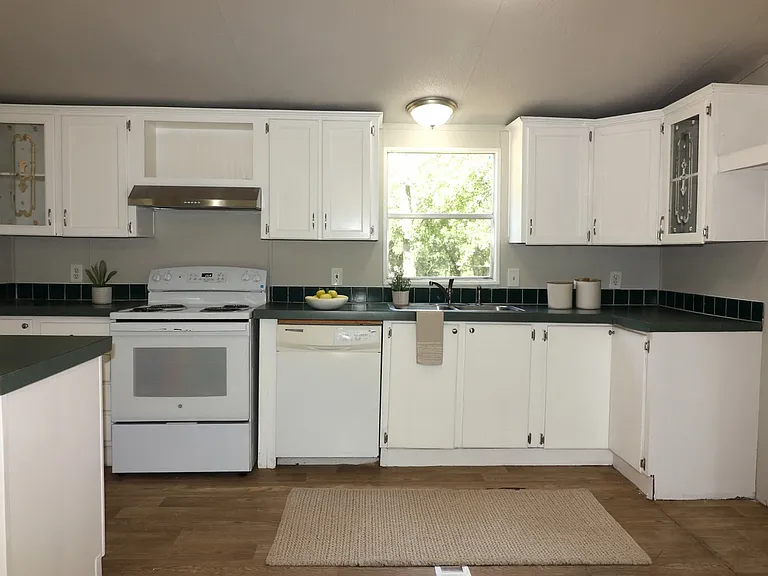 112 Private Road 483 — Photo 4