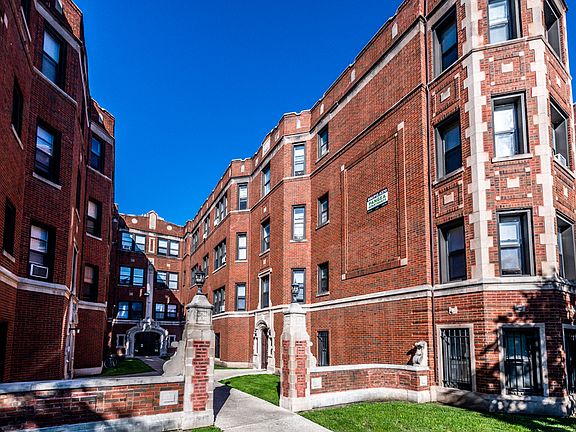 3rd image of 7944 S Paulina St #7950-1B